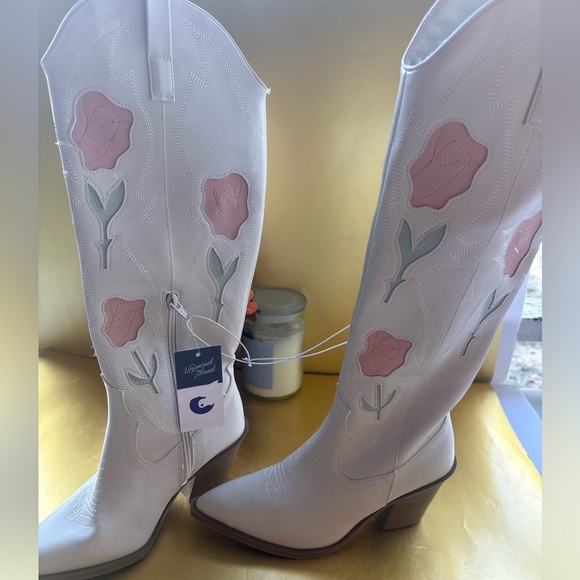 White Western Boots with Memory Foam - Picture 5 of 5